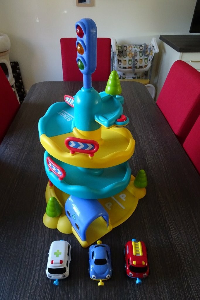 early learning centre toy garage